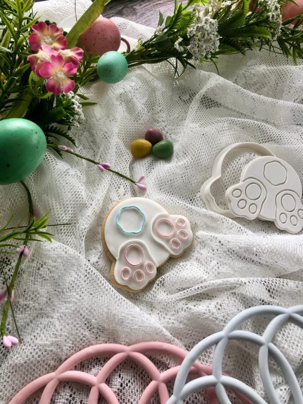 Bunny Bottom Cookie Cutter and Fondant Embosser Bunny Bottom Cookie Cutter and Fondant Embosser