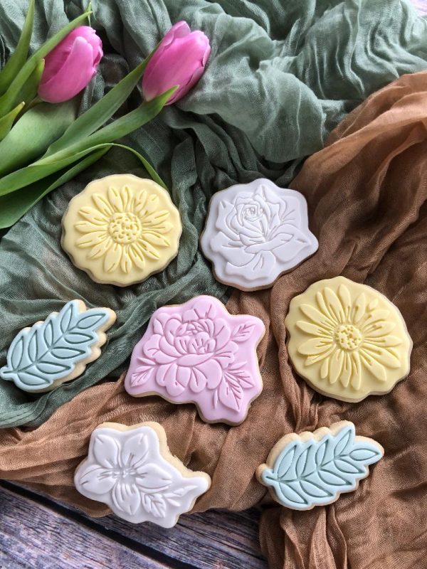 Flower Cookie Cutter and Fondant Embosser Flower Cookie Cutter and Fondant Embosser