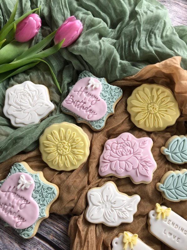 Flower Cookie Cutter and Fondant Stamp Embosser Flower Cookie Cutter and Fondant Stamp Embosser