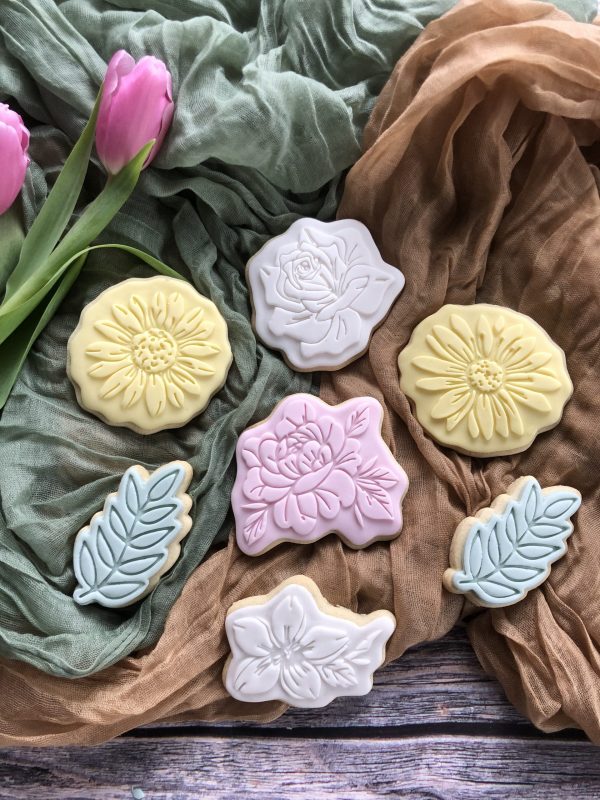 Set of 5 Flower Cookie Cutters and Embossers