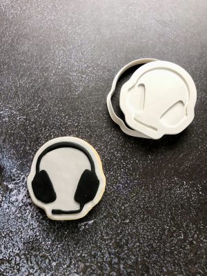 Gaming Headset Cookie Cutter and Fondant Stamp Embosser, X Box, PS5, Playstation, Gaming, Headphones