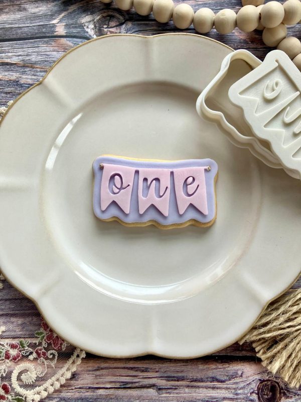 One Bunting Cookie Cutter and Embosser