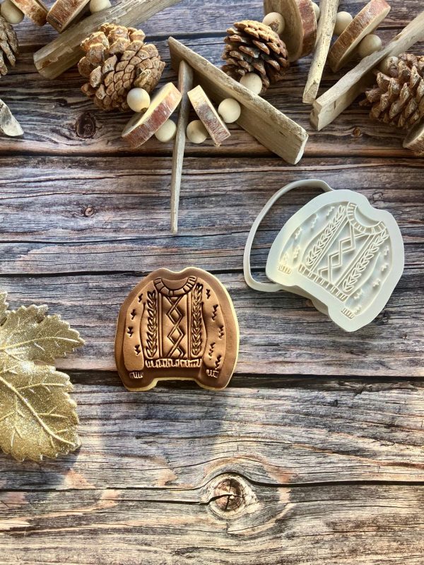 Christmas Jumper Cookie Cutter – Festive Sweater Embosser (8cm) 8cm Christmas jumper cookie cutter and fondant embosser with festive pattern