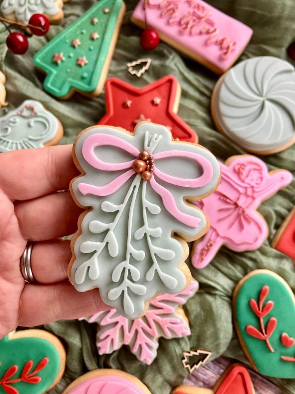 Mistletoe Cookie Cutter and Fondant Embosser Mistletoe Cookie Cutter and Fondant Embosser