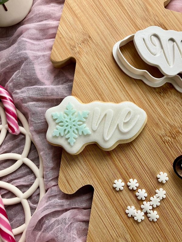 Snowflake One Cookie Cutter and Fondant Embosser Snowflake One Cookie Cutter and Fondant Embosser