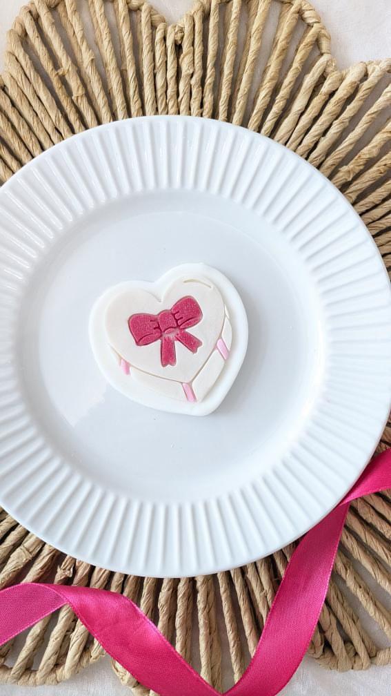 Bow Chocolate Box Cookie Cutter and Fondant Embosser Bow Chocolate Box Cookie Cutter and Fondant Embosser