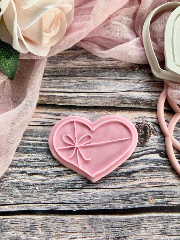 Heart Gift Cookie Cutter and Fondant Embosser Heart Gift Cookie Cutter and Fondant Embosser