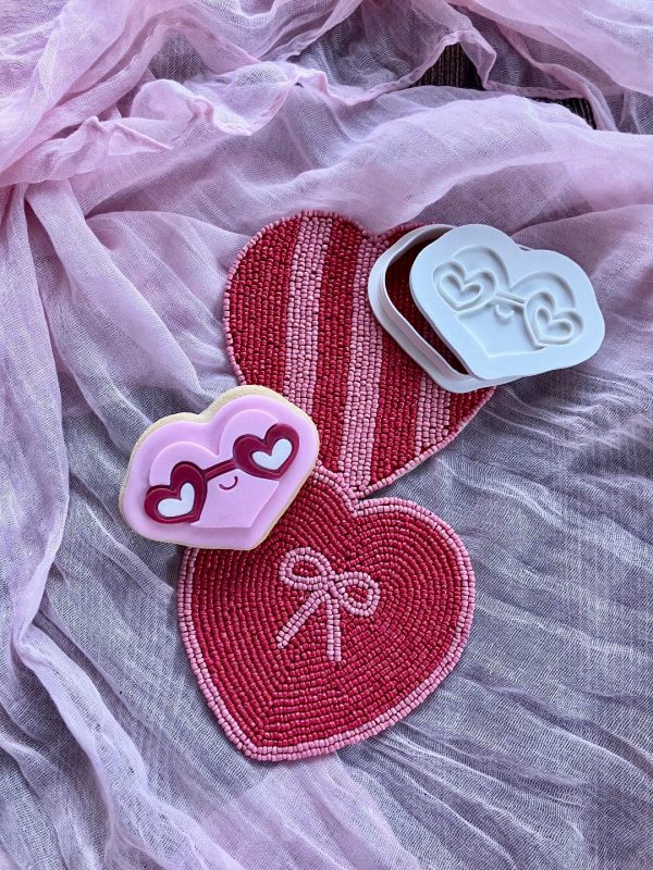 Hippie Heart Cookie Cutter and Fondant Embosser Hippie Heart Cookie Cutter and Fondant Embosser