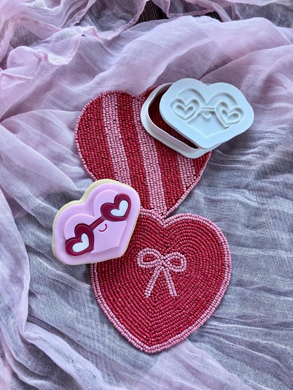 Hippie Heart Cookie Cutter and Fondant Embosser Hippie Heart Cookie Cutter and Fondant Embosser
