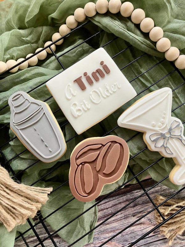 Cocktail Shaker Cookie Cutter and Fondant Stamp Embosser Cocktail Shaker Cookie Cutter and Fondant Stamp Embosser