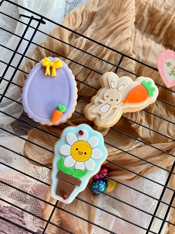 3 easter Rabbit with Carrot Balloon Cookie Cutter and Fondant Stamp Embosser, Easter, Bunny