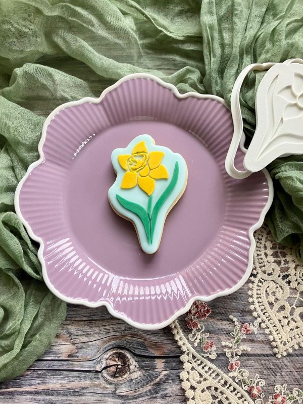 Daffodil Cookie Cutter and Fondant Embosser Daffodil Cookie Cutter and Fondant Embosser