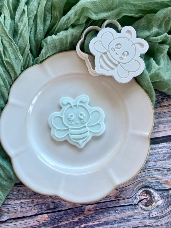 bee 2 Bumble Bee Cookie Cutter and Fondant Embosser, Insects, Bee, Buzzing