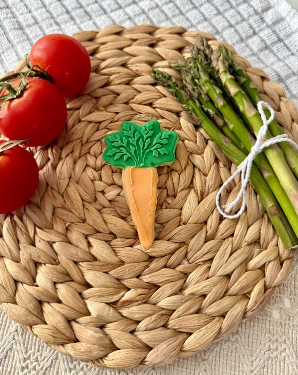 Carrot Cookie Cutter & Fondant Embosser – Vegetable & Allotment