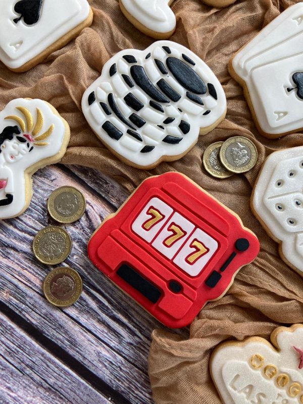 777 Cookie Cutter & Fondant Stamp – Lucky 7 Slot Machine