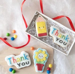 Thank you cookie cutter and fondant stamp set with decorated cookies