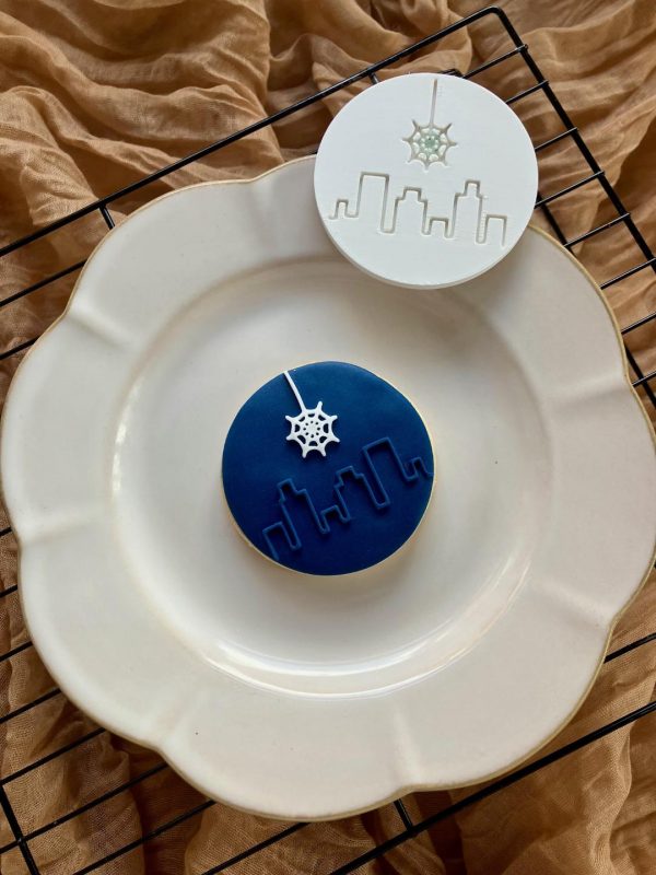 Cityscape with Hanging Web Fondant Embosser – Superhero-Inspired Design (7cm Stamp Only)
