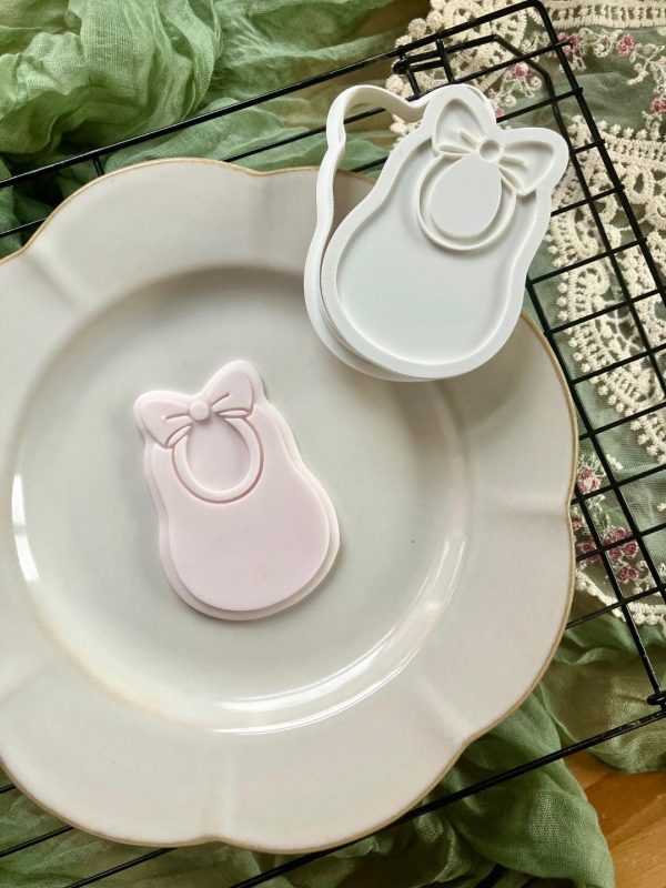 2 Baby Bib with Bow Cookie Cutter & Fondant Embosser β Newborn Design (8cm)