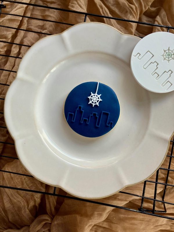 Cityscape with Hanging Web Fondant Embosser – Superhero-Inspired Design (7cm Stamp Only)