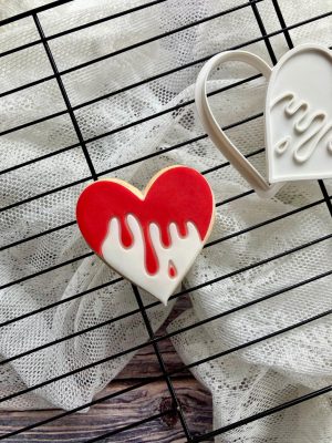 8cm heart cookie cutter and fondant embosser with blood dripping detail for Halloween