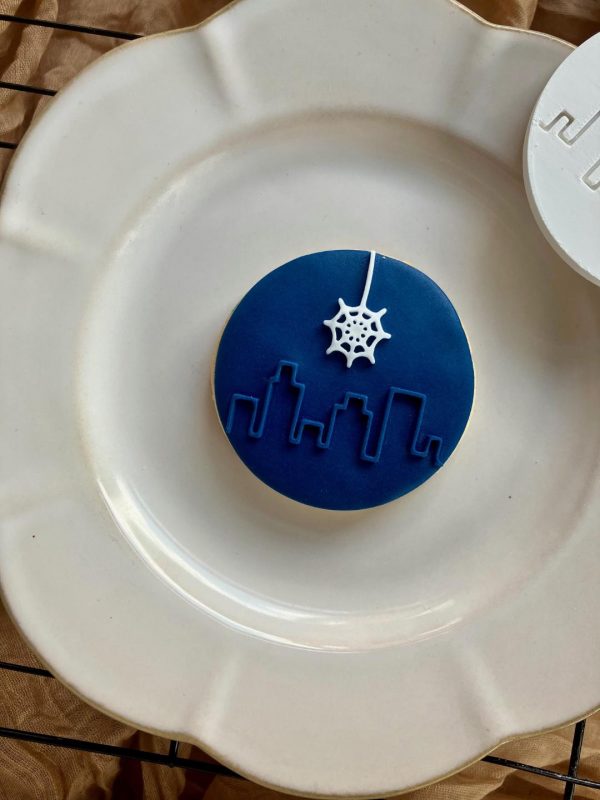 Cityscape with Hanging Web Fondant Embosser – Superhero-Inspired Design (7cm Stamp Only)