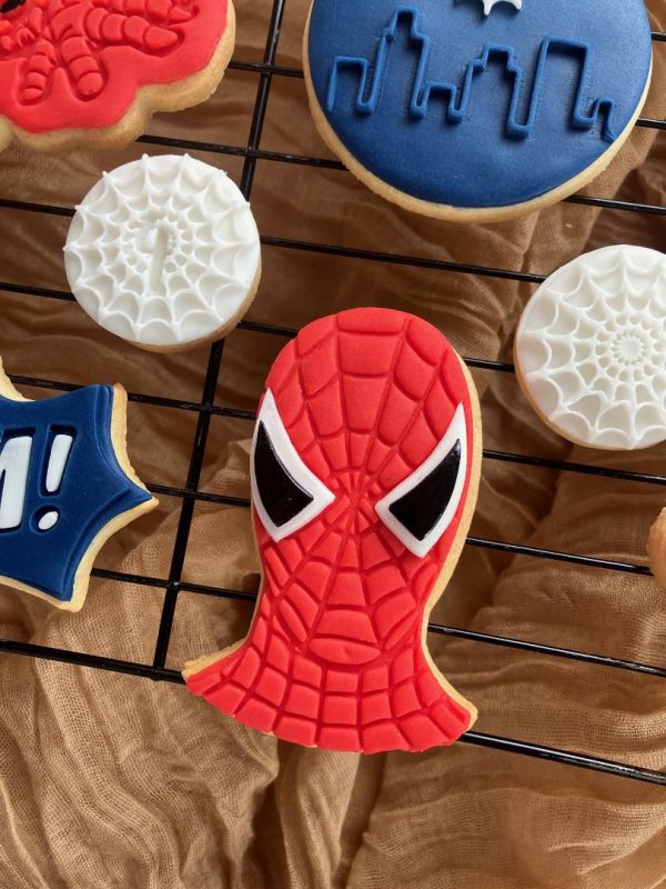 8cm spider hero cookie cutter and fondant embosser with webbed face and eye details