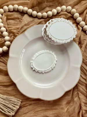 8cm frilly frame cookie cutter and fondant embosser with blank centre