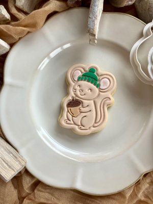 8cm mouse cookie cutter and fondant embosser with bobble hat and acorn