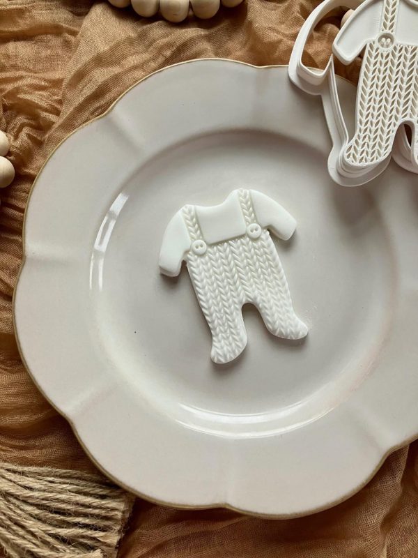 5 Babygro Cookie Cutter & Fondant Embosser β Textured Baby Outfit Design (8cm)