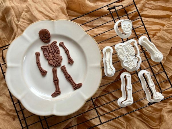 Skeleton Cookie Cutter Set β 6 Piece Halloween Embosser Kit Build-a-Skeleton Cookie Cutter & Fondant Embosser Set β 12 Piece Halloween Kit