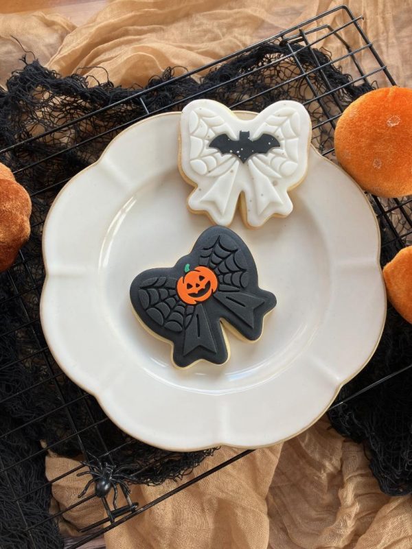 bows 2 Bow-Shaped Cookie Cutter & Fondant Embosser β Bat & Spiderweb Halloween Design (8cm)
