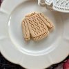 jump 5 Cosy Chunky Sweater Cookie Cutter & Fondant Embosser โ Autumn/Winter Design (8cm)
