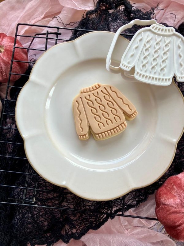 jump 6 Cosy Chunky Sweater Cookie Cutter & Fondant Embosser โ Autumn/Winter Design (8cm)