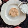 jump 7 Cosy Chunky Sweater Cookie Cutter & Fondant Embosser โ Autumn/Winter Design (8cm)